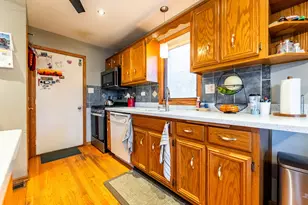 7057 100th St, Chicago Ridge, IL 60415 - Photo 6