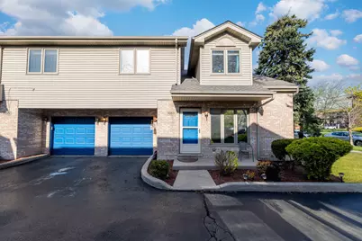7057 100th Street, Chicago Ridge, IL 60415 - Photo 1