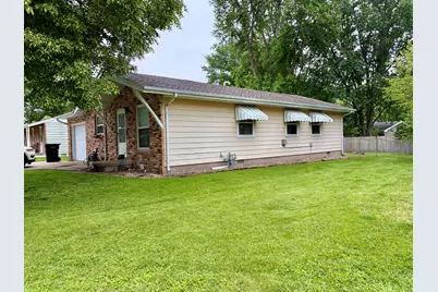 6 Blair Court, Clifton, IL 61727 - Photo 2