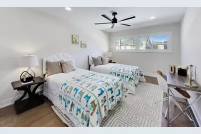 6850 Latrobe Avenue, Skokie, IL 60077 - Photo 24