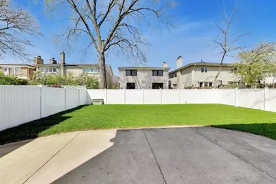 6850 Latrobe Avenue, Skokie, IL 60077 - Photo 36