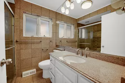 7520 W Carmen Avenue, Harwood Heights, IL 60706 - Photo 10