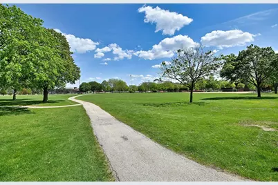 4409 W Lunt Avenue, Lincolnwood, IL 60712 - Photo 32