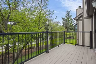 338 Essex Ct, Wood Dale, IL 60191 - Photo 8