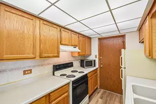 12809 Carriage Ln, Crestwood, IL 60418 - Photo 10