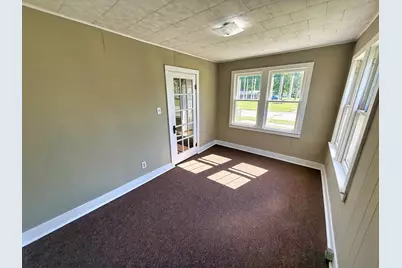 426 S Locust Street, Flora, IL 62839 - Photo 4