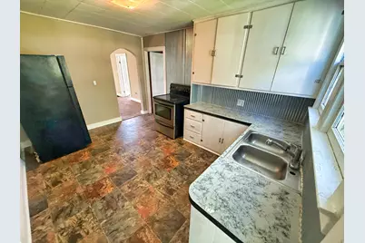 426 S Locust Street, Flora, IL 62839 - Photo 16