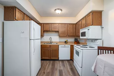 2505 26th Avenue Court #I, Rock Island, IL 61201 - Photo 4