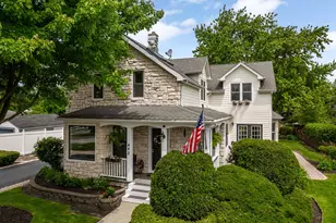 442 Davis St, Downers Grove, IL 60515 - Photo 1