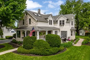 442 Davis St, Downers Grove, IL 60515 - Photo 2