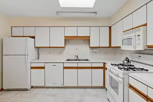 7450 N Waukegan Rd, Niles, IL 60714 - Photo 10