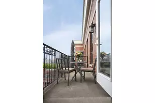 343 W Old Town Ct, Chicago, IL 60610 - Photo 10