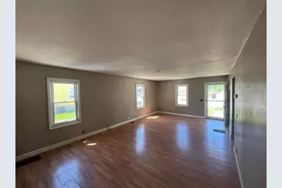 318 S Worth Street, Sullivan, IL 61951 - Photo 4