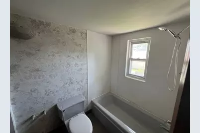 318 S Worth Street, Sullivan, IL 61951 - Photo 12