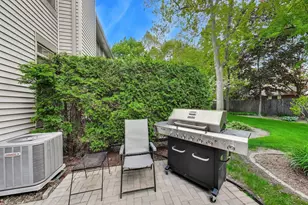 3946 Balmoral Ct, Rolling Meadows, IL 60008 - Photo 32