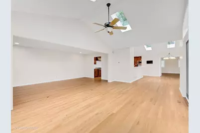 2S560 Seneca Drive, Wheaton, IL 60189 - Photo 8