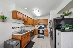 1344 Orleans Dr, Mundelein, IL 60060 - Photo 12