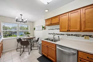 1344 Orleans Dr, Mundelein, IL 60060 - Photo 10