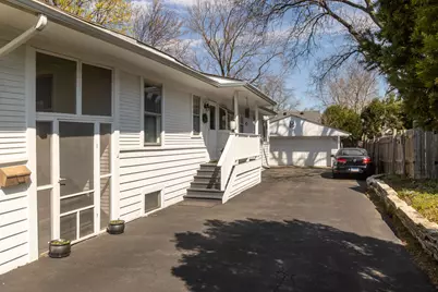 219 W Oak Avenue, Wheaton, IL 60187 - Photo 4