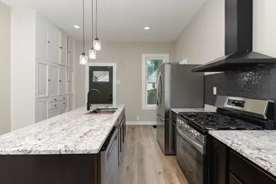 1308 W Market Street, Bloomington, IL 61701 - Photo 14