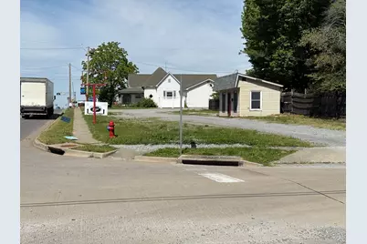 200 W Deyoung Street, Marion, IL 62959 - Photo 1