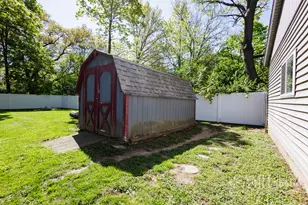 6186 E 260S Rd, Saint Anne, IL 60964 - Photo 16