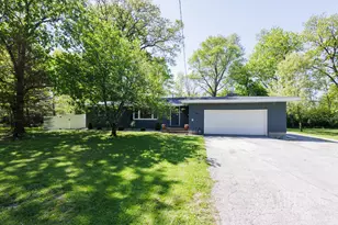 6186 E 260S Rd, Saint Anne, IL 60964 - Photo 6