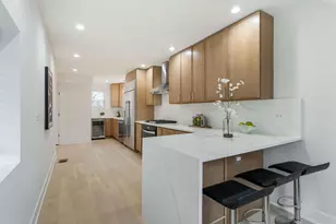 5232 Greenwood St, Skokie, IL 60077 - Photo 10