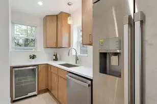 5232 Greenwood St, Skokie, IL 60077 - Photo 8