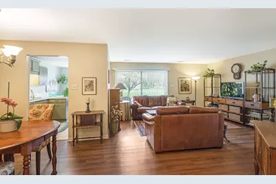 1246 E Evergreen Drive #7, Palatine, IL 60074 - Photo 2
