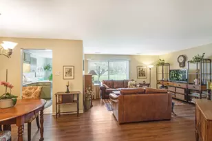 1246 E Evergreen Dr, Palatine, IL 60074 - Photo 2