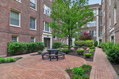 433 N Lombard Avenue #1, Oak Park, IL 60302 - Photo 4
