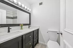200 N Dearborn St, Chicago, IL 60601 - Photo 10