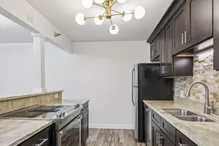 200 N Dearborn St, Chicago, IL 60601 - Photo 2