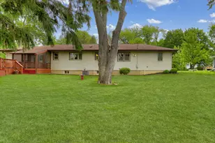 2501 S Vaupell Dr, McHenry, IL 60051 - Photo 4