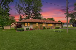2501 S Vaupell Dr, McHenry, IL 60051 - Photo 2