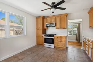 3609 Bobwhite Ln, Rolling Meadows, IL 60008 - Photo 2