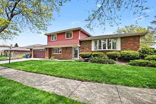 1018 E 193rd St, Glenwood, IL 60425 - Photo 2
