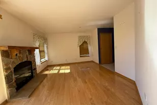 601 Blue Springs Dr, Fox Lake, IL 60020 - Photo 2