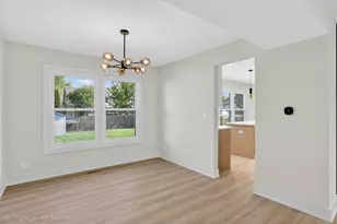 1818 Hawk Ln, Elk Grove Village, IL 60007 - Photo 6