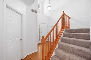 2211 Autumn Ln, Dekalb, IL 60115 - Photo 4