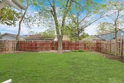 127 N Victory Street, Waukegan, IL 60085 - Photo 4