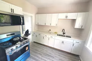 631 Watson St, Aurora, IL 60505 - Photo 2