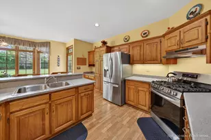 6911 Prairie Dr, Spring Grove, IL 60081 - Photo 10