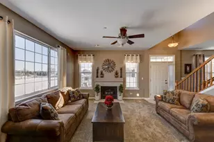 1125 Hampton Ln, Yorkville, IL 60560 - Photo 2