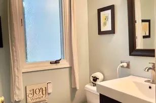 2404 Comstock Ct, Naperville, IL 60564 - Photo 6