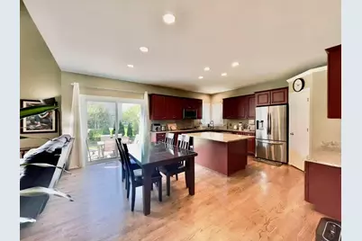 2404 Comstock Court, Naperville, IL 60564 - Photo 8