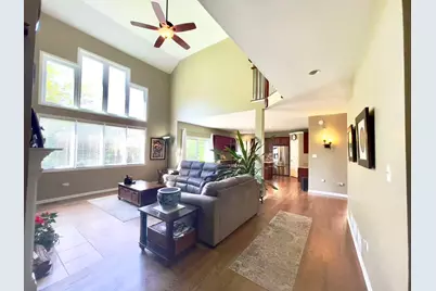 2404 Comstock Court, Naperville, IL 60564 - Photo 10