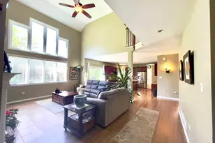 2404 Comstock Ct, Naperville, IL 60564 - Photo 10