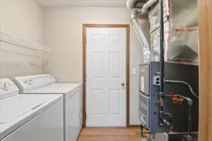 645 Lancaster Cir, Elgin, IL 60123 - Photo 12